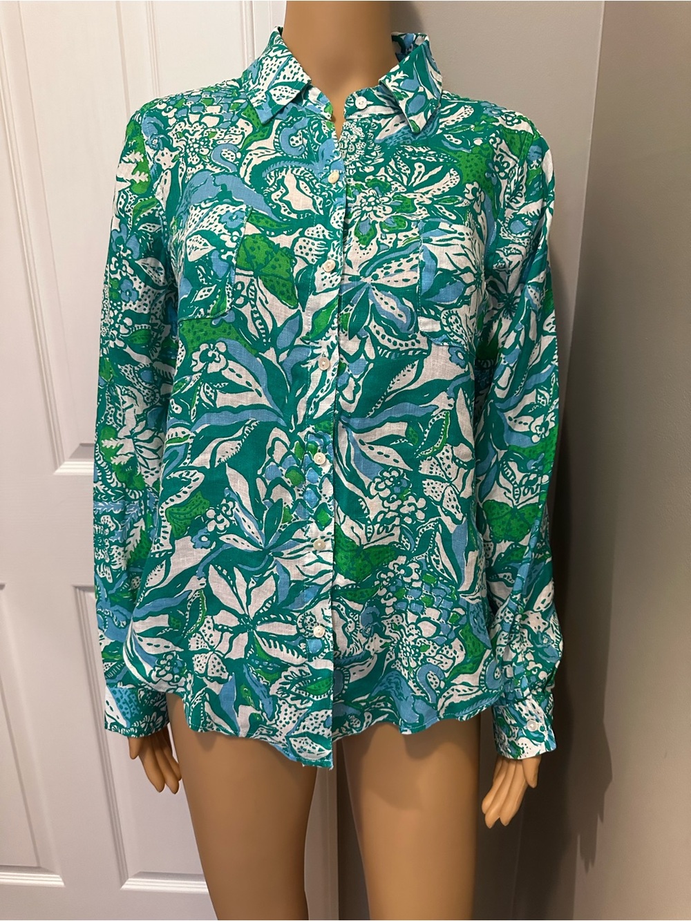 Lilly Pulitzer Seaview Button-Down Shirt in Botanical Green Safari Sangria